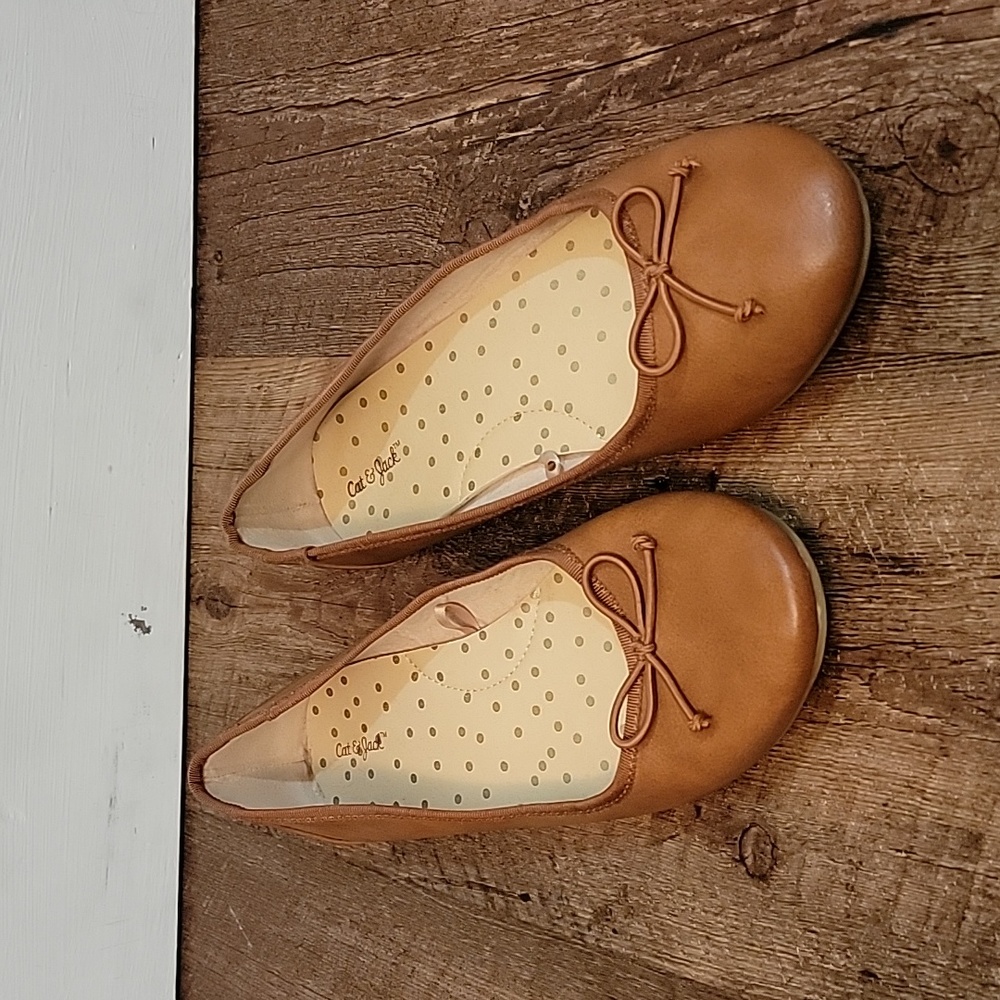 Cat & Jack Size 4 Flats